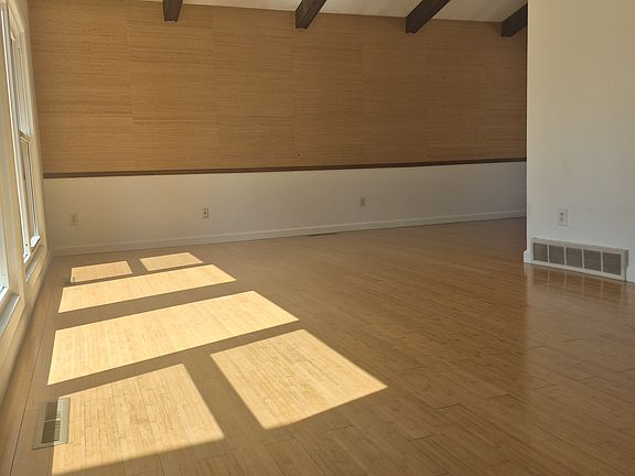 5th image of 6945 Mikado Ln