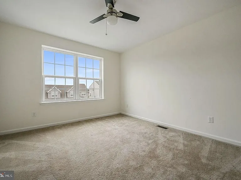 1340 Carrick Ct — Photo 18