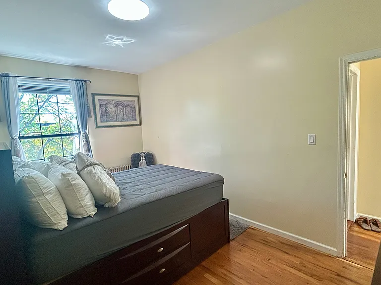 844 Hancock St #2 — Photo 9