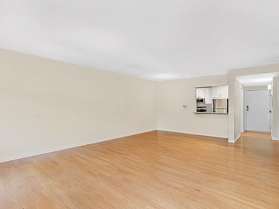 2nd image of 835 Ridge Ave APT 401