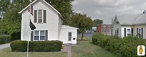 730 Putnam St photo 1