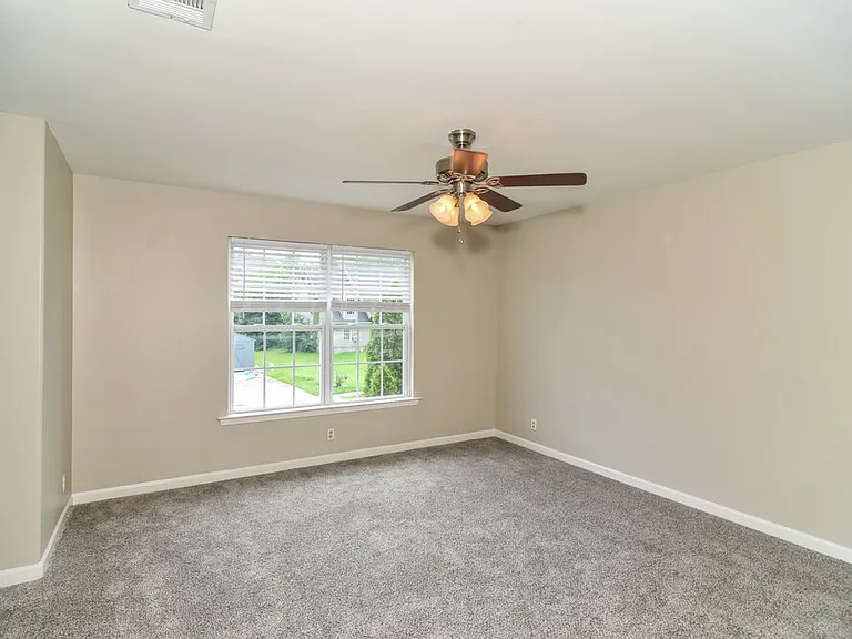 145 Lyndhurst Dr — Photo 12