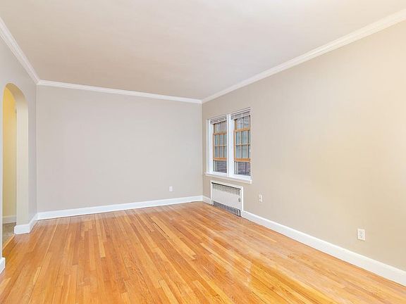 5th image of 6 Presidents Ln Unit 13