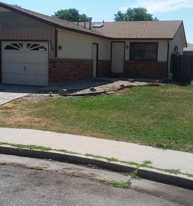 1st image of 526 W 39th St