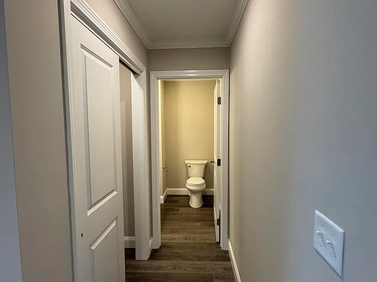 108 Mammoth Rd #B — Photo 9
