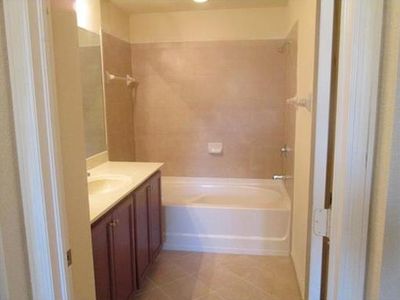 11605 NW 89th St APT 106, Doral, FL, 33178