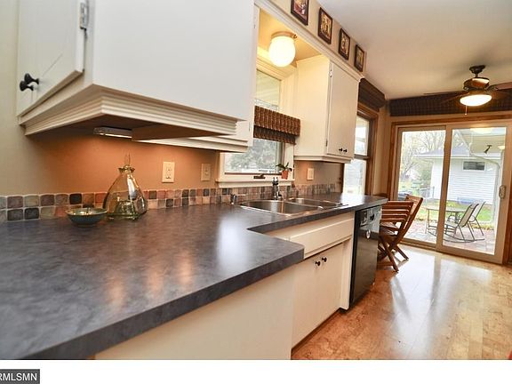 3rd image of 3206 Canterbury Dr