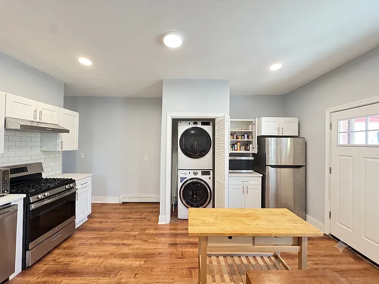 946 State St #2R — Photo 2