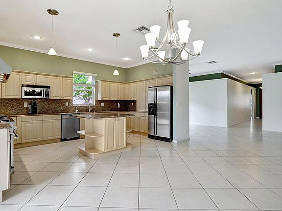 2nd image of 7810 NW 70th Avenue