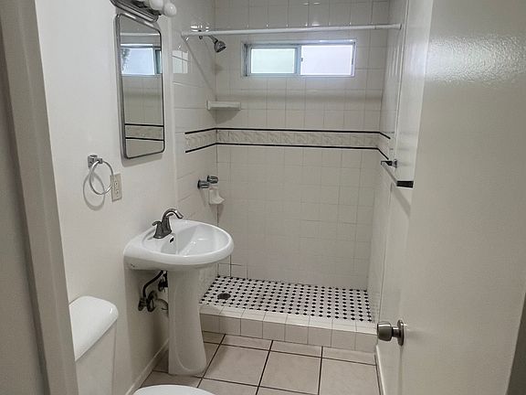4th image of 7033 Boulevard Dr APT 1