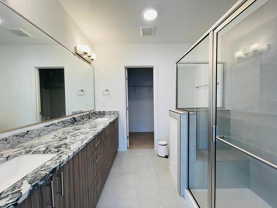 2nd image of 1479 158th Ct NE
