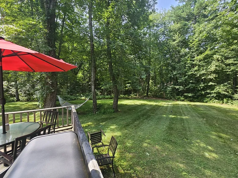 11 Laurel Ln — Photo 16