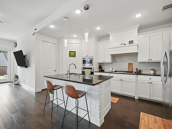 3rd image of 5821 Liberty Hill Dr