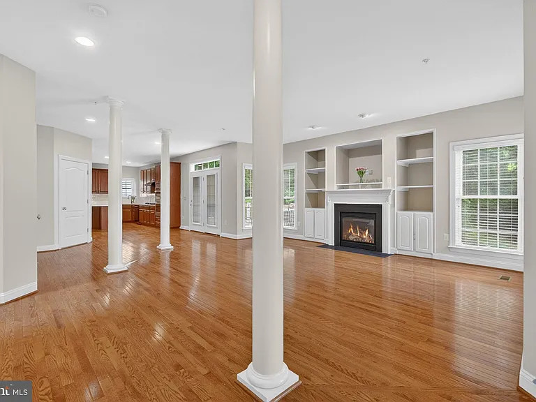 15806 Copper Beech Dr — Photo 13