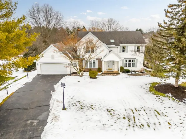 23 Hadley Ct, Pittsford, NY 14534