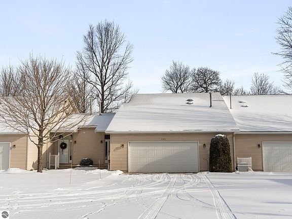 2nd image of 364 Woodside Cir