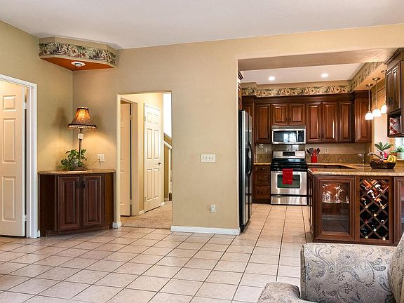 3rd image of 6906 Hastings St