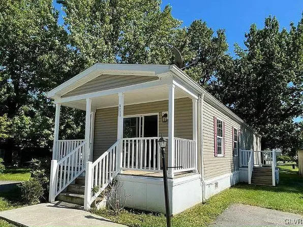 8711 Breinig Run Cir, Breinigsville, PA 18031