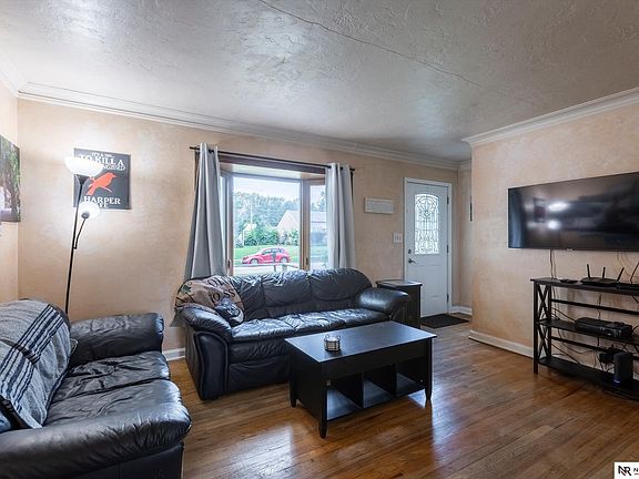 3rd image of 2527 Van Buren St