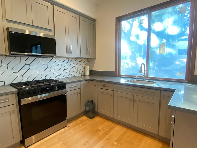 792 Colina Vis #A — Photo 10
