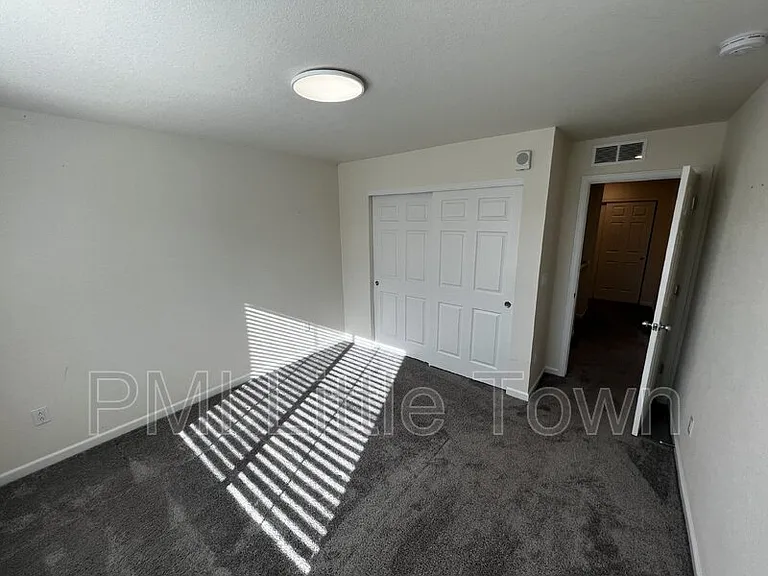 23588 E Ida Dr #C — Photo 10