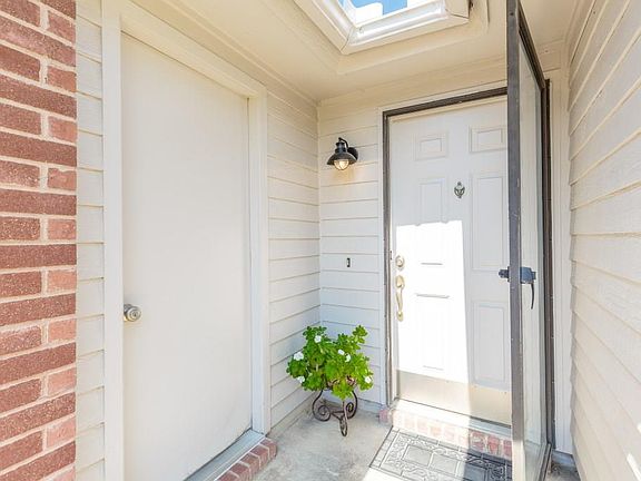 3rd image of 4105 Staghorn Cir N