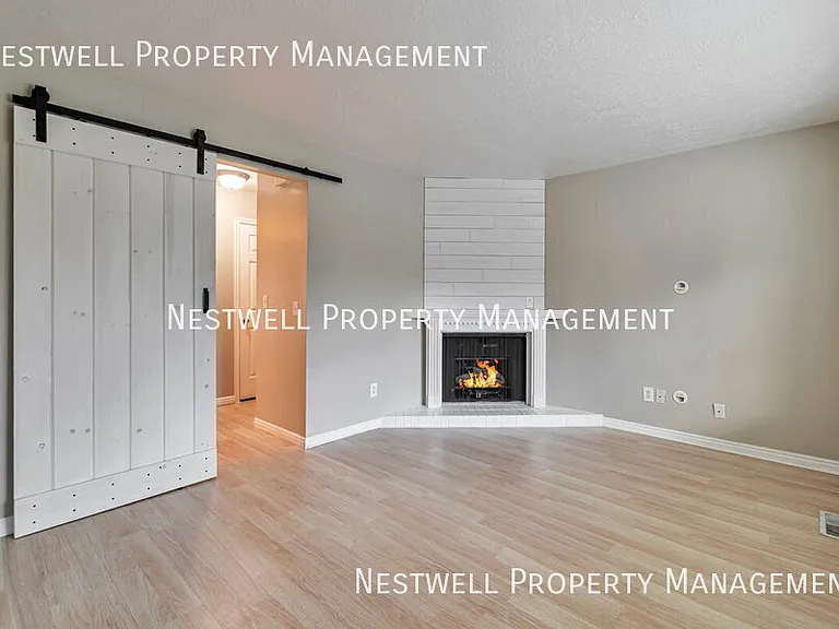 1419 Darling St #4 — Photo 5