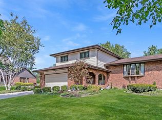 1632 Golfview Dr, Darien, IL 60561