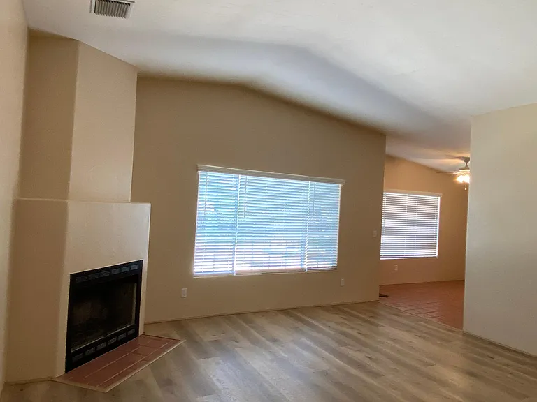3041 E Loretta Dr — Photo 29