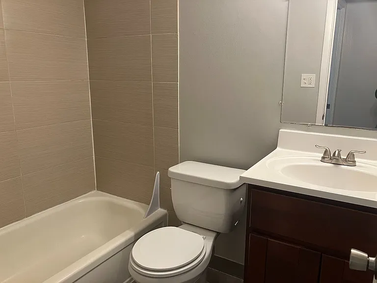 Valley York Apartments — Photo 57