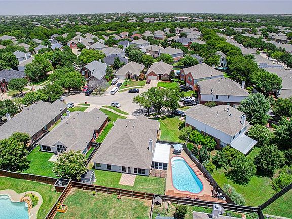 3rd image of 7855 Park Falls Ct