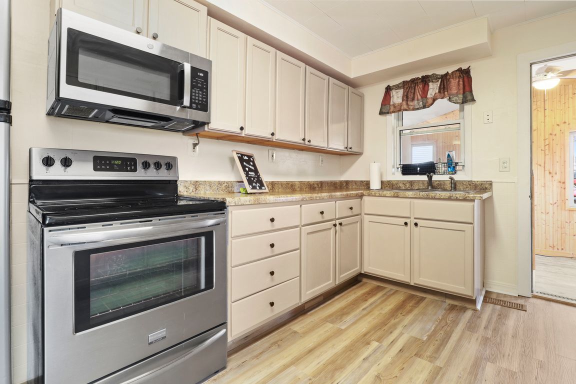 next background image