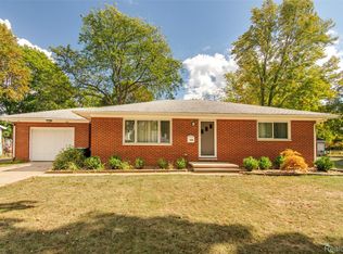 522 McKinley St, Chelsea, MI 48118