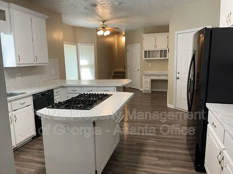 3213 Southridge — Photo 11
