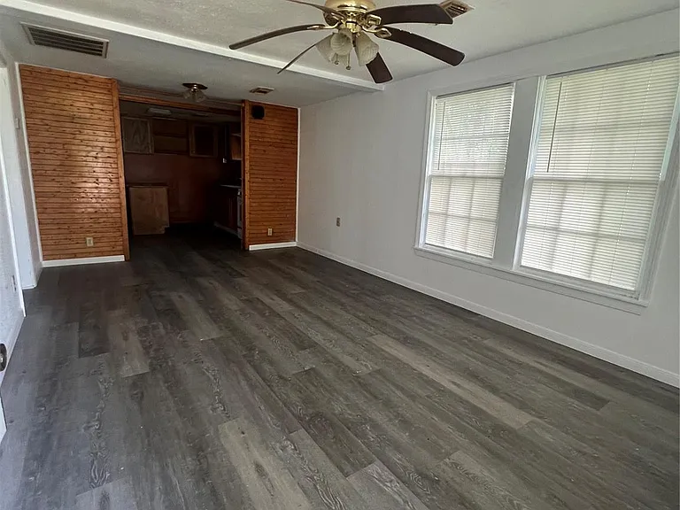 122 W Pecan Ln — Photo 3