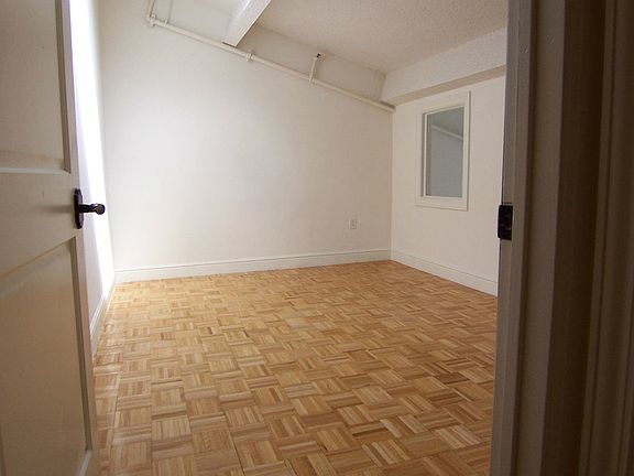 5th image of 300 Communipaw Ave APT 222