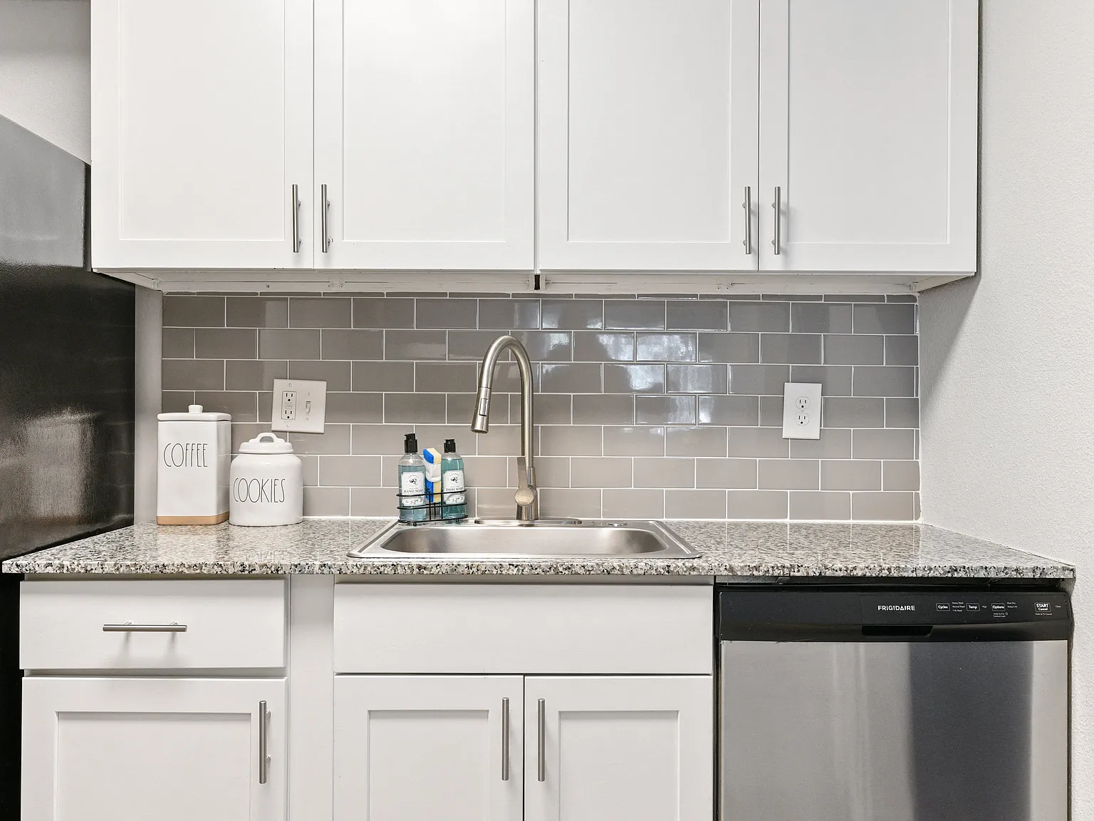 The Broadway Apartment Homes — Photo 3