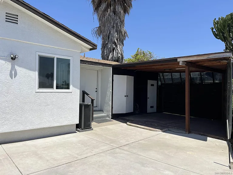 5375 Churchward St — Photo 12