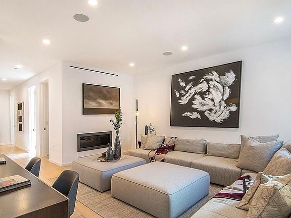 4th image of 1349 N Gardner St #1/2