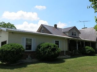 1906 Mitchells Xrds, Hillsville, VA 24343