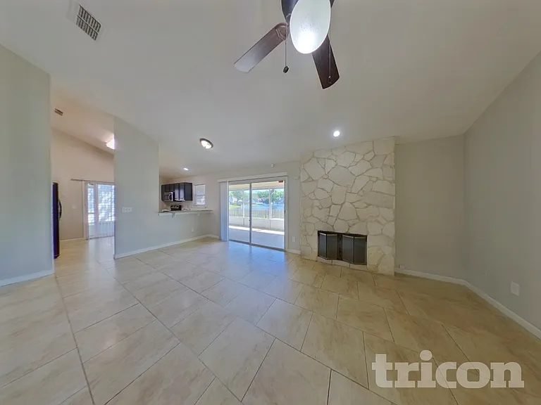 8115 E Mactavish Way — Photo 2