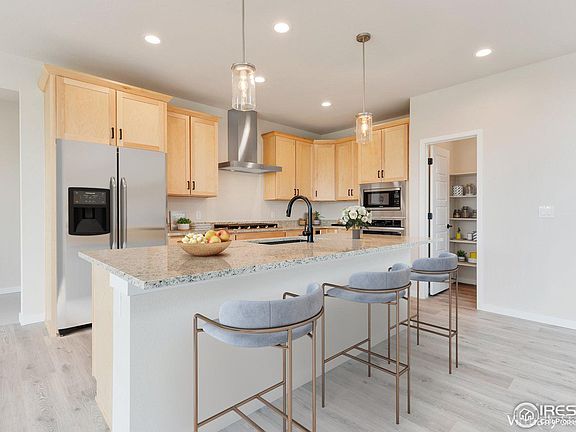4th image of 489 Muirfield Ct