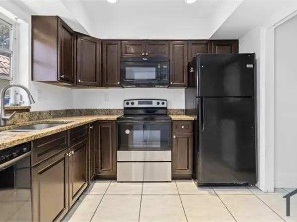 90 Lariat Cir, Boca Raton, FL 33487