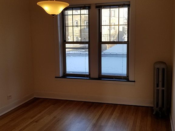 4th image of 7300 N Hamilton Ave #2