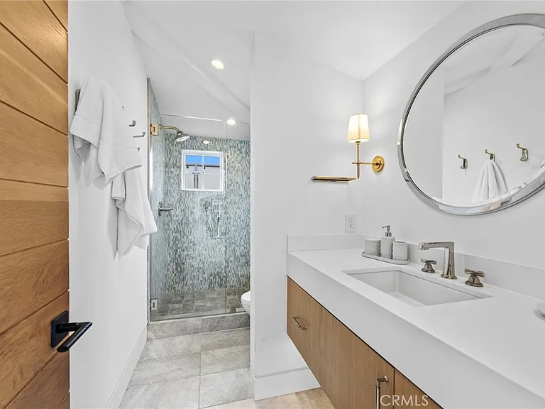2148 E Oceanfront — Photo 49