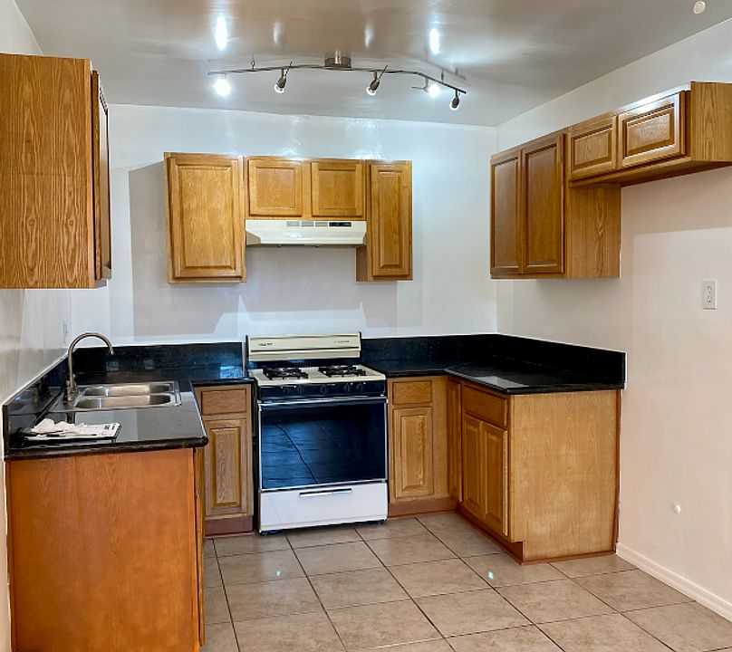 1st image of 14808 Blythe St #9