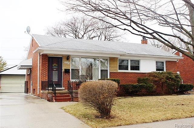 1st image of 26091 Groveland St