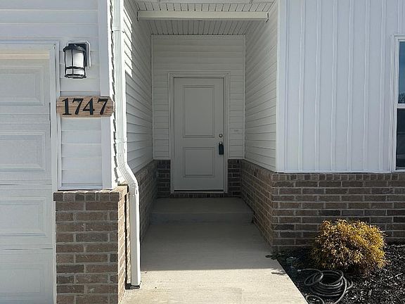 3rd image of 1747 Cash Dr Drive