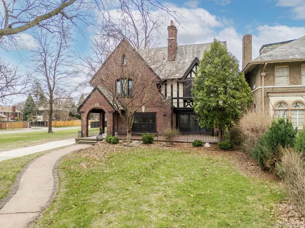 2215 W Boston Blvd, Detroit, MI 48206