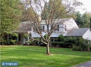 552 White Oak Rd, Blue Bell, PA 19422